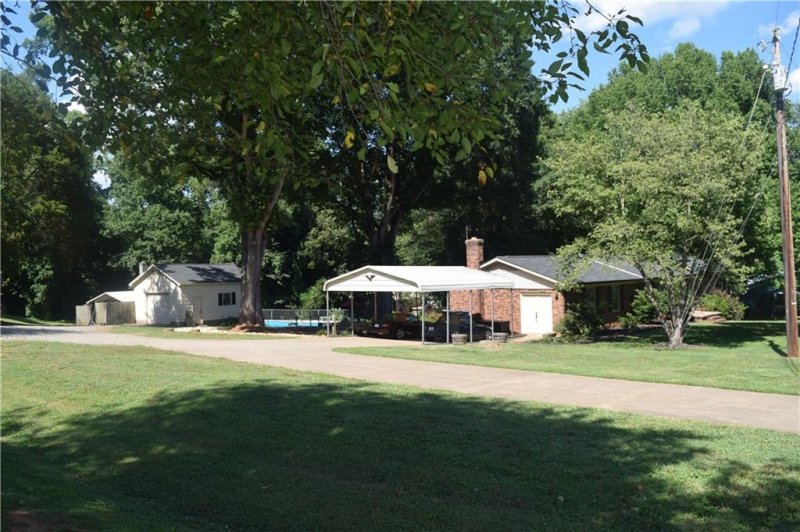 Property image 3 at 3586 Spring Valley Drive, Newton, NC 28658