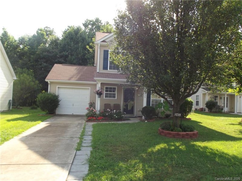 Property image 2 at 5239 Fernhill Drive, Charlotte, NC 28217