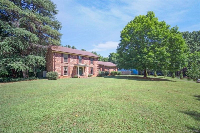 Property image 2 at 8816 Glencroft Road, Mint Hill, NC 28227