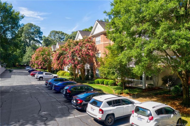 Property image 2 at 5601 Fairview Road, Charlotte, NC 28209