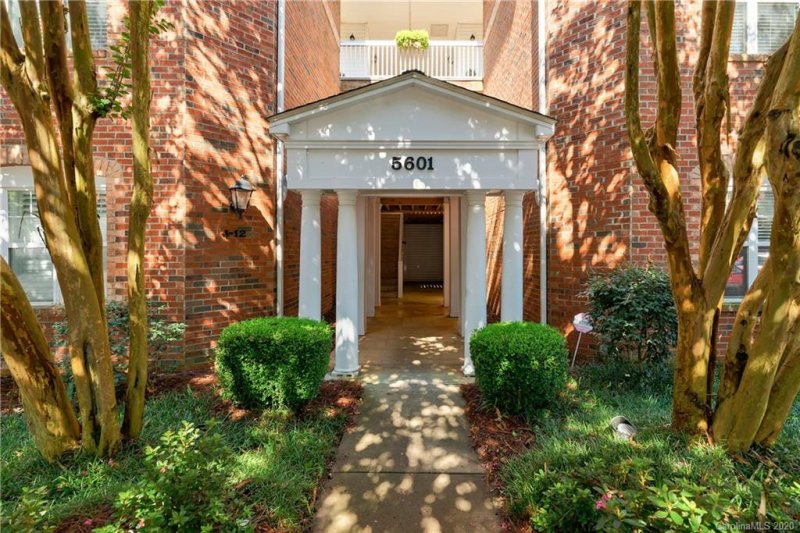 Property image 4 at 5601 Fairview Road, Charlotte, NC 28209