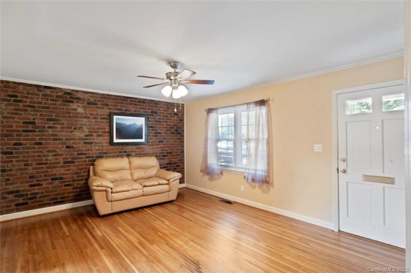 Property image 5 at 928 Mcalway Road, Charlotte, NC 28211