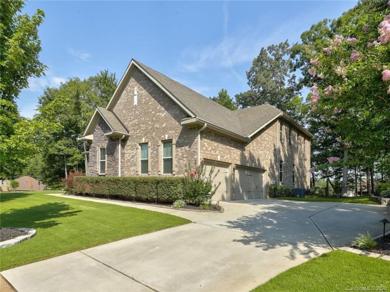 Property image 4 at 16140 Calverie Court, Charlotte, NC 28278