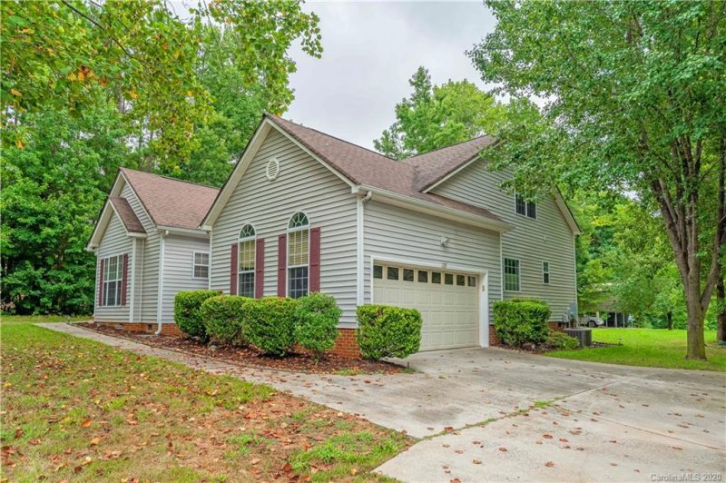 Property image 2 at 128 Kingfisher Drive, Mooresville, NC 28117