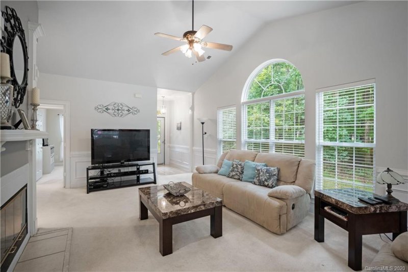 Property image 4 at 128 Kingfisher Drive, Mooresville, NC 28117