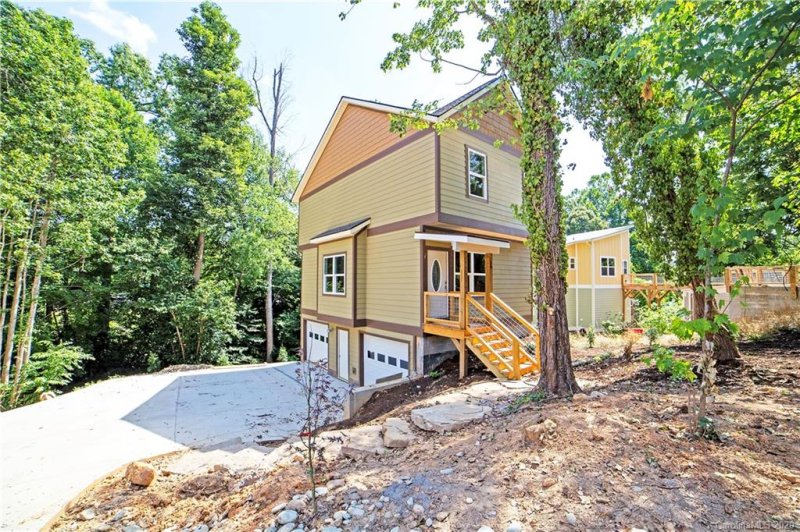 Property image 2 at 16 Crestwood Lane, Candler, NC 28715