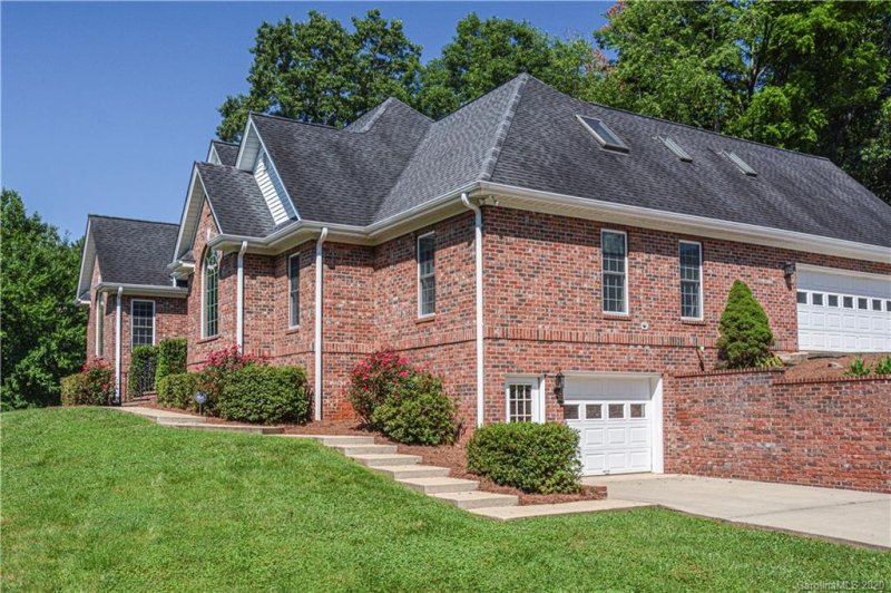 Property image 2 at 181 Sunshine Acres Road, Sylva, NC 28779