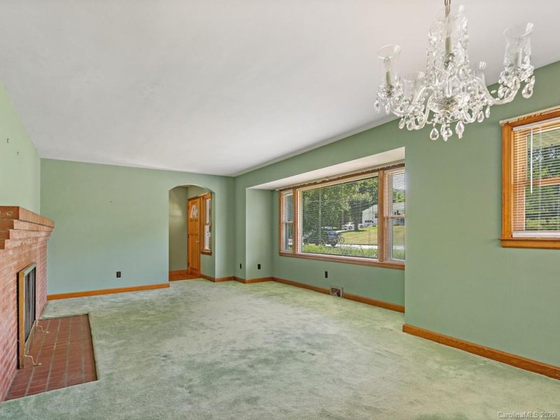 Property image 4 at 10 Forestdale Drive, Asheville, NC 28803