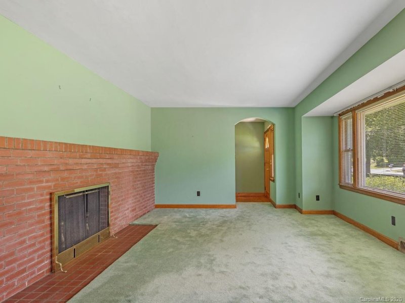 Property image 5 at 10 Forestdale Drive, Asheville, NC 28803