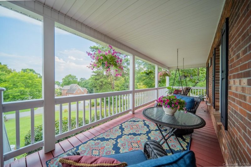 Property image 3 at 4935 Moonlite Bay Drive, Sherrills Ford, NC 28673