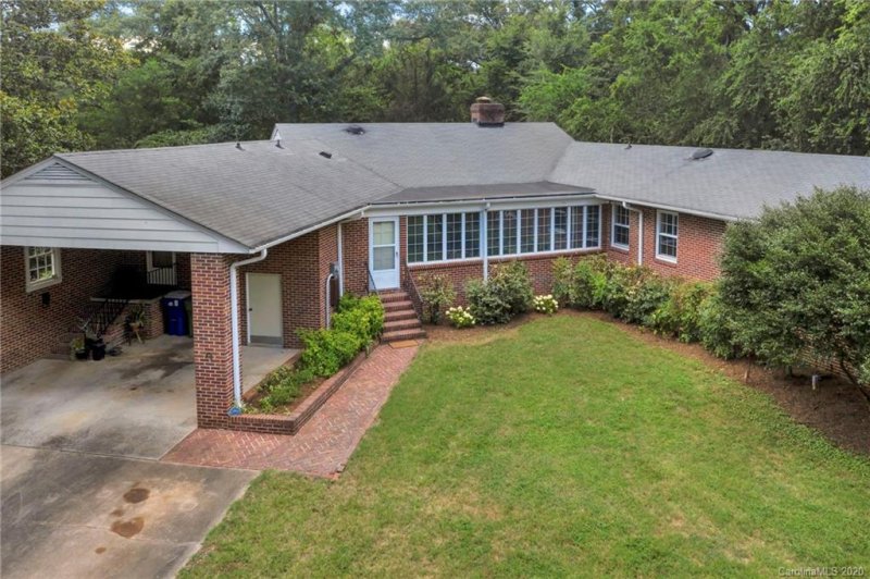 Property image 2 at 608 Spring Street, Mount Holly, NC 28120