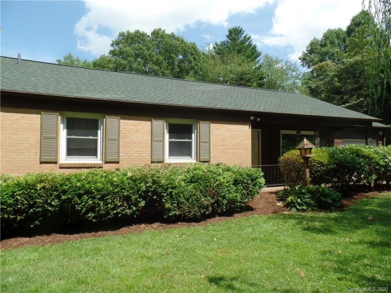 Property image 2 at 422 Comet Drive, Hendersonville, NC 28791