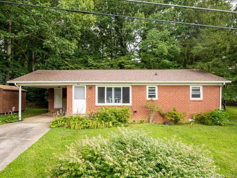 Property image 2 at 810 N Oconeechee Avenue, Black Mountain, NC 28711