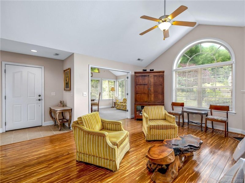 Property image 5 at 33 Outlook Circle, Swannanoa, NC 28778