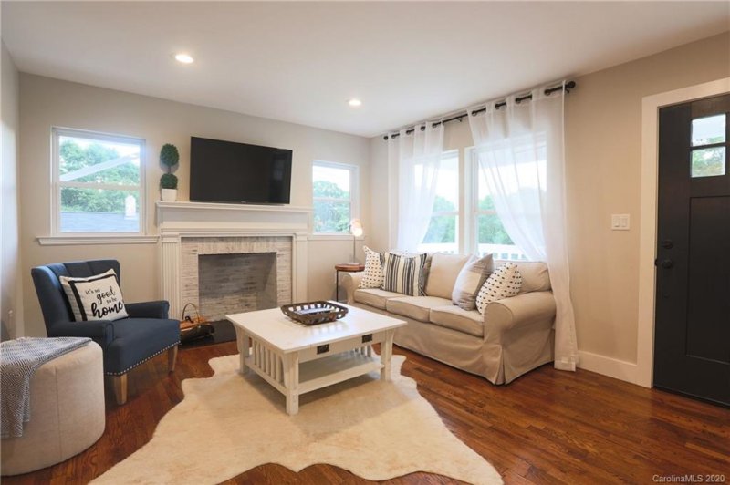 Property image 3 at 412 Walnut Avenue, Gastonia, NC 28054