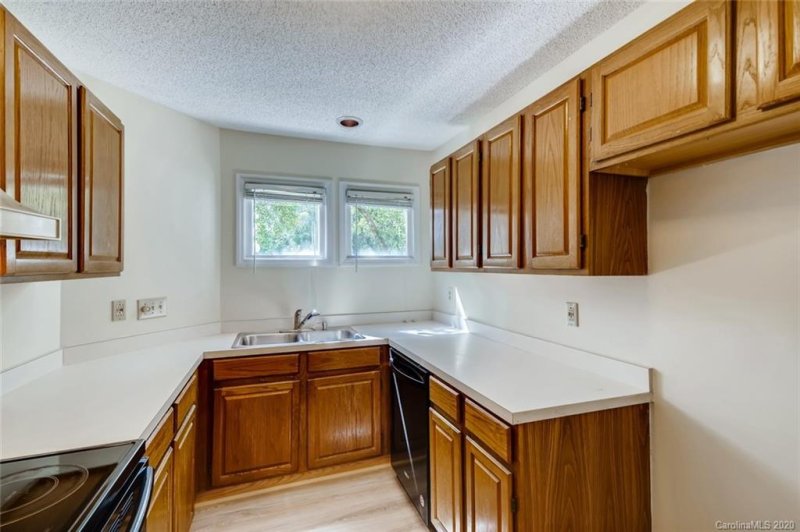 Property image 4 at 9209 Ravenwing Drive, Charlotte, NC 28262