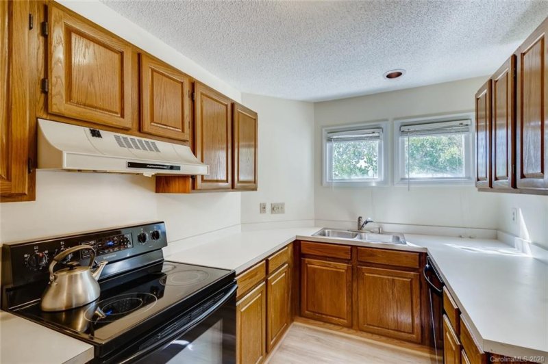 Property image 5 at 9209 Ravenwing Drive, Charlotte, NC 28262