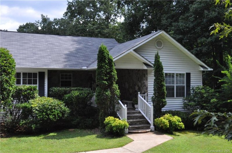 Property image 2 at 70 Crestwood Lane, Tryon, NC 28782