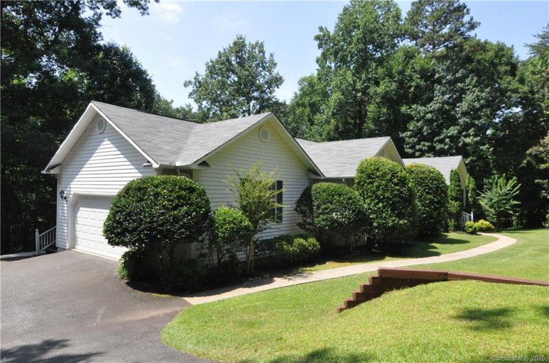 Property image 4 at 70 Crestwood Lane, Tryon, NC 28782