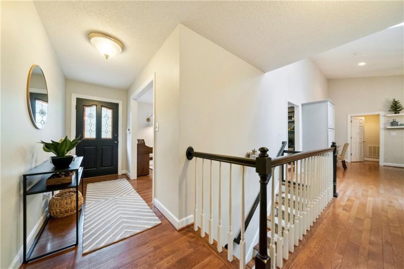 Property image 4 at 1068 15th Avenue, Hickory, NC 28601