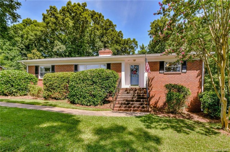 Property image 2 at 1617 Woodberry Road, Charlotte, NC 28212