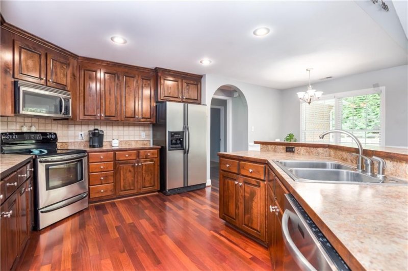 Property image 3 at 1121 Waterford Drive, Hickory, NC 28602