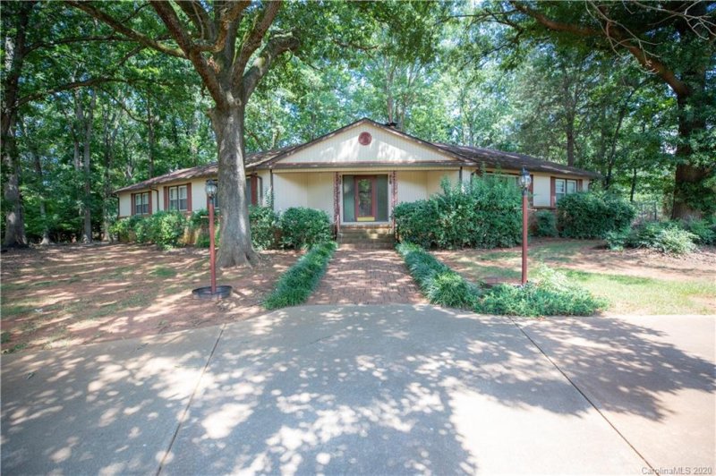 924 Arrowhead Drive