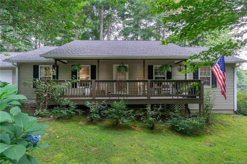 Property image 2 at 102 Lone Eagle Lane, Hendersonville, NC 28739