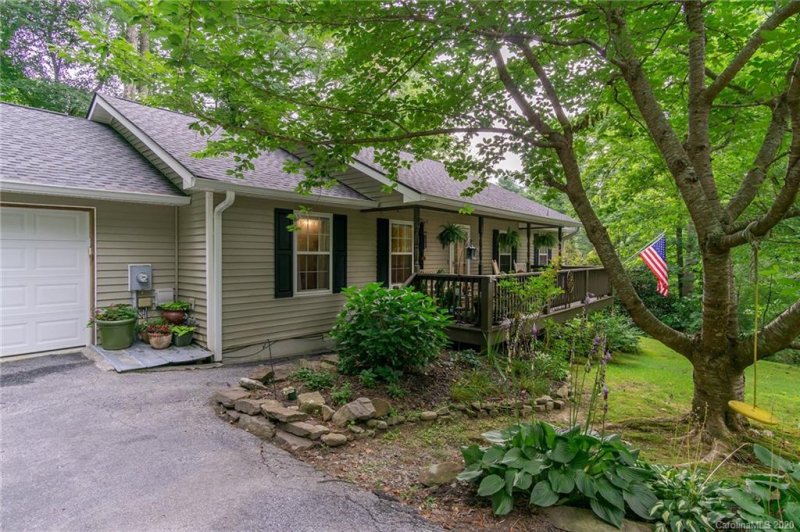 Property image 4 at 102 Lone Eagle Lane, Hendersonville, NC 28739