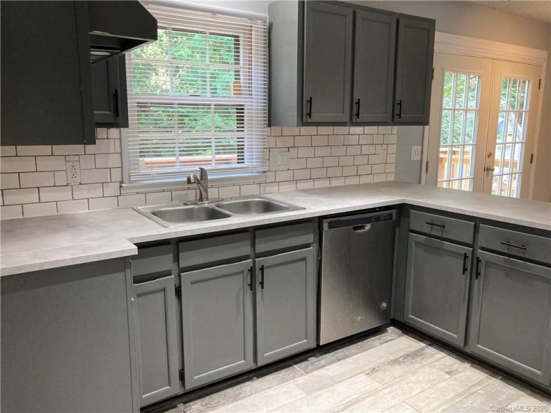 Property image 2 at 1018 Eldorado Avenue, Charlotte, NC 28262