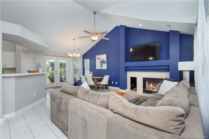 Property image 2 at 4116 Huntmeadow Drive, Charlotte, NC 28269