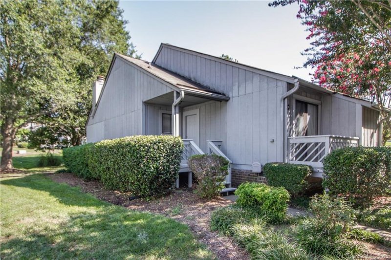 Property image 2 at 100 Willow Run Drive, Gastonia, NC 28056