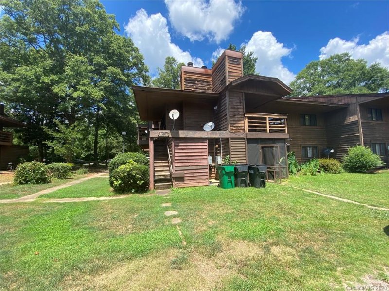 Property image 2 at 1824 J Julian Lane, Charlotte, NC 28208
