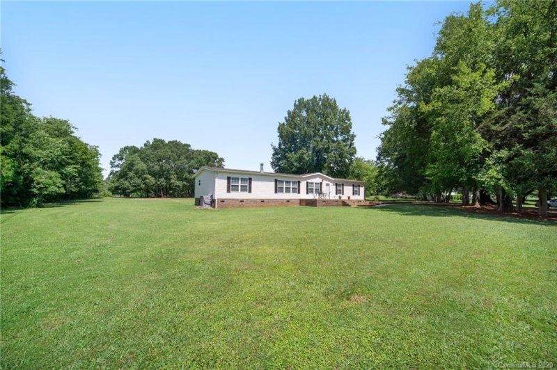 Property image 2 at 4477 Pebblebrook Circle, Concord, NC 28027