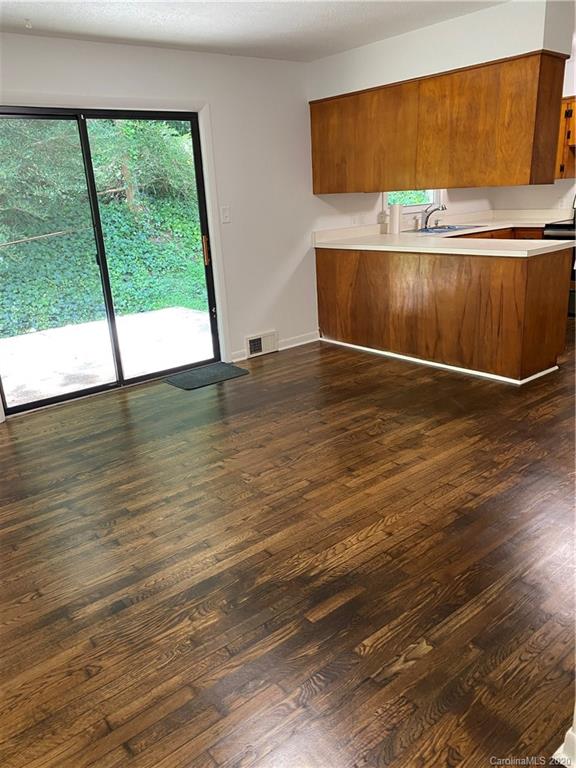 Property image 5 at 2 Pinehurst Court, Asheville, NC 28805