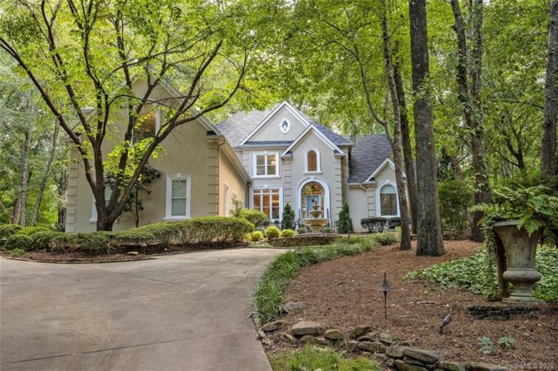 8319 Lake Providence Drive