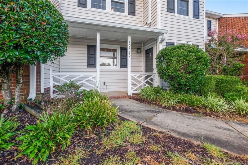 Property image 3 at 10820 Winterbourne Court, Charlotte, NC 28277