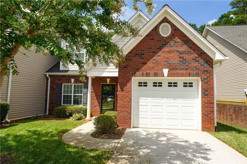 Property image 2 at 4746 Braxton Gate Lane, Hickory, NC 28602