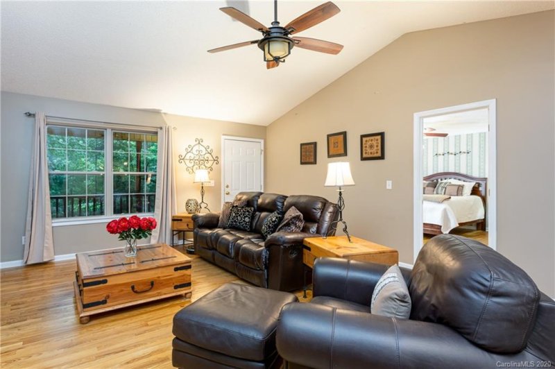 Property image 3 at 329 Big Raven Lane, Saluda, NC 28773