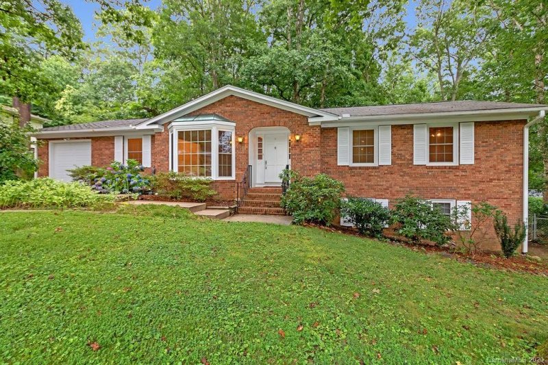 Property image 3 at 3 Crestview Court, Arden, NC 28704