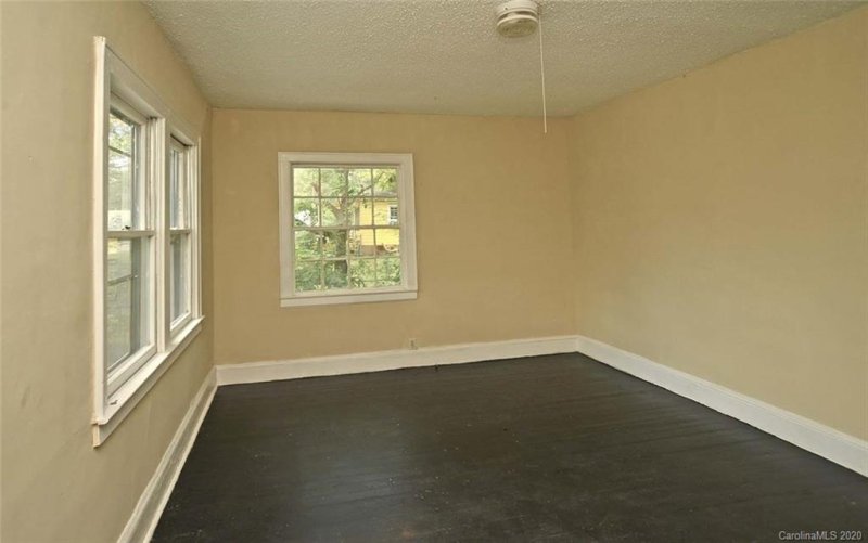 Property image 2 at 2120 B Avenue, Charlotte, NC 28216