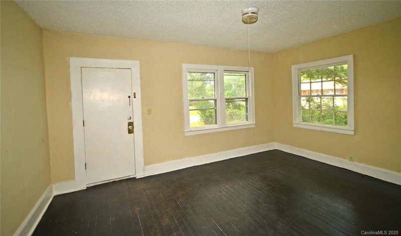 Property image 3 at 2120 B Avenue, Charlotte, NC 28216