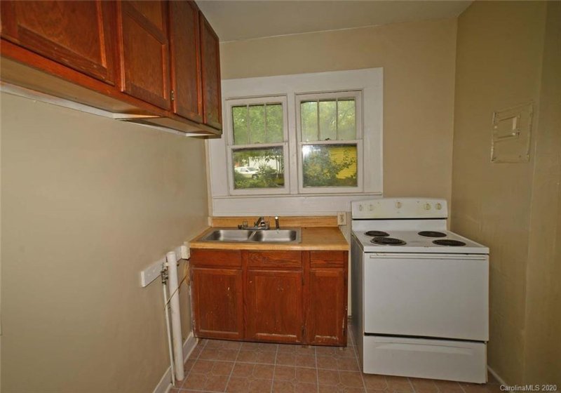 Property image 4 at 2120 B Avenue, Charlotte, NC 28216