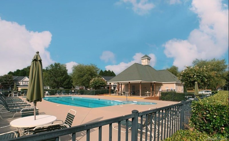 Property image 2 at 7485 Pilot Cove Court, Denver, NC 28037