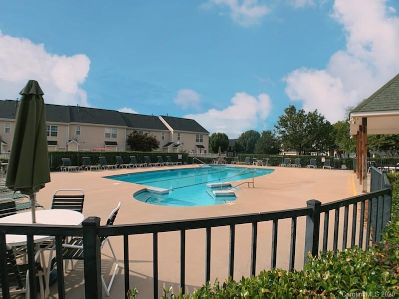 Property image 3 at 7485 Pilot Cove Court, Denver, NC 28037