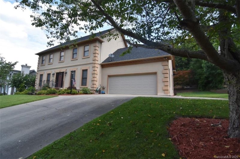 Property image 2 at 168 37th Avenue Place, Hickory, NC 28601