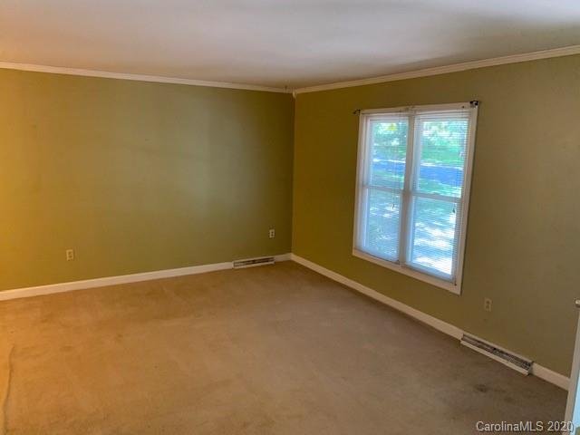 Property image 5 at 5906 Cabotwood Lane, Charlotte, NC 28212