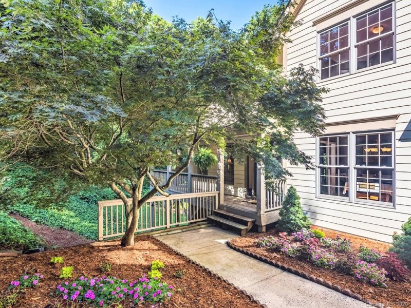 Property image 3 at 102 Galloway Drive, Asheville, NC 28803