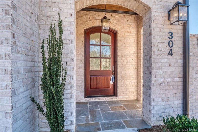 Property image 3 at 107 Thorncote Place Court, Charlotte, NC 28226