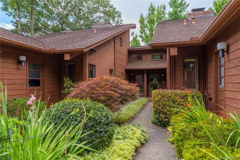 Property image 2 at 205 Woodfield Drive, Asheville, NC 28803